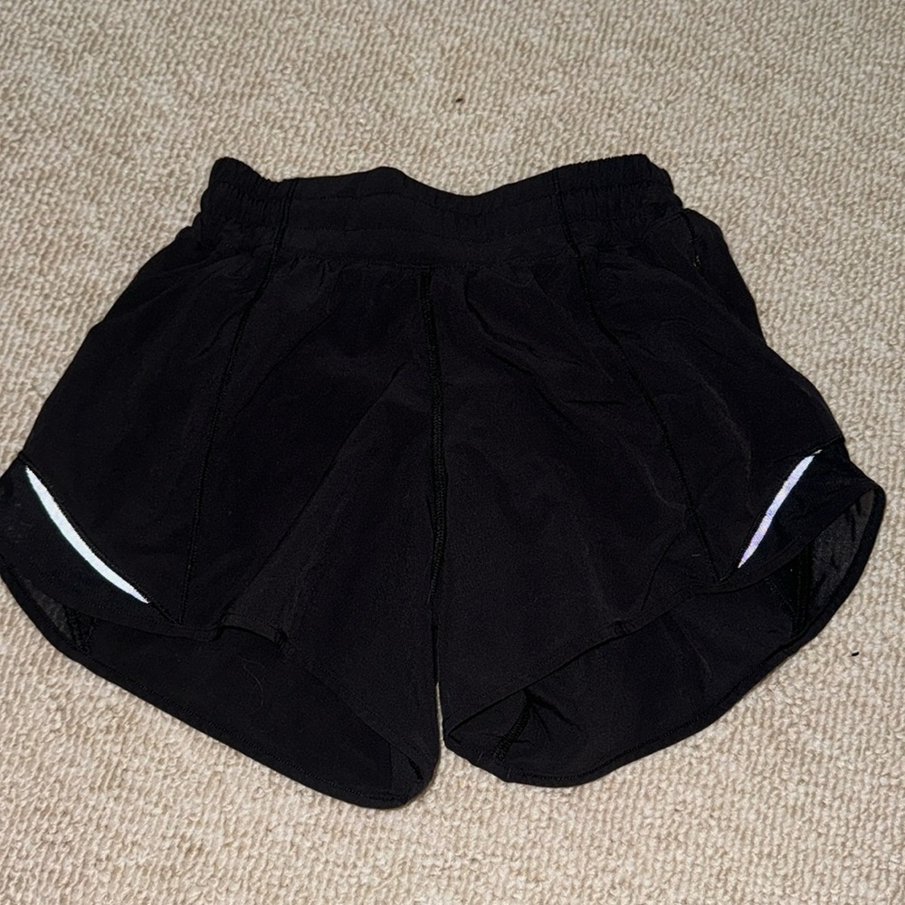 Lululemon black hotty hot shorts